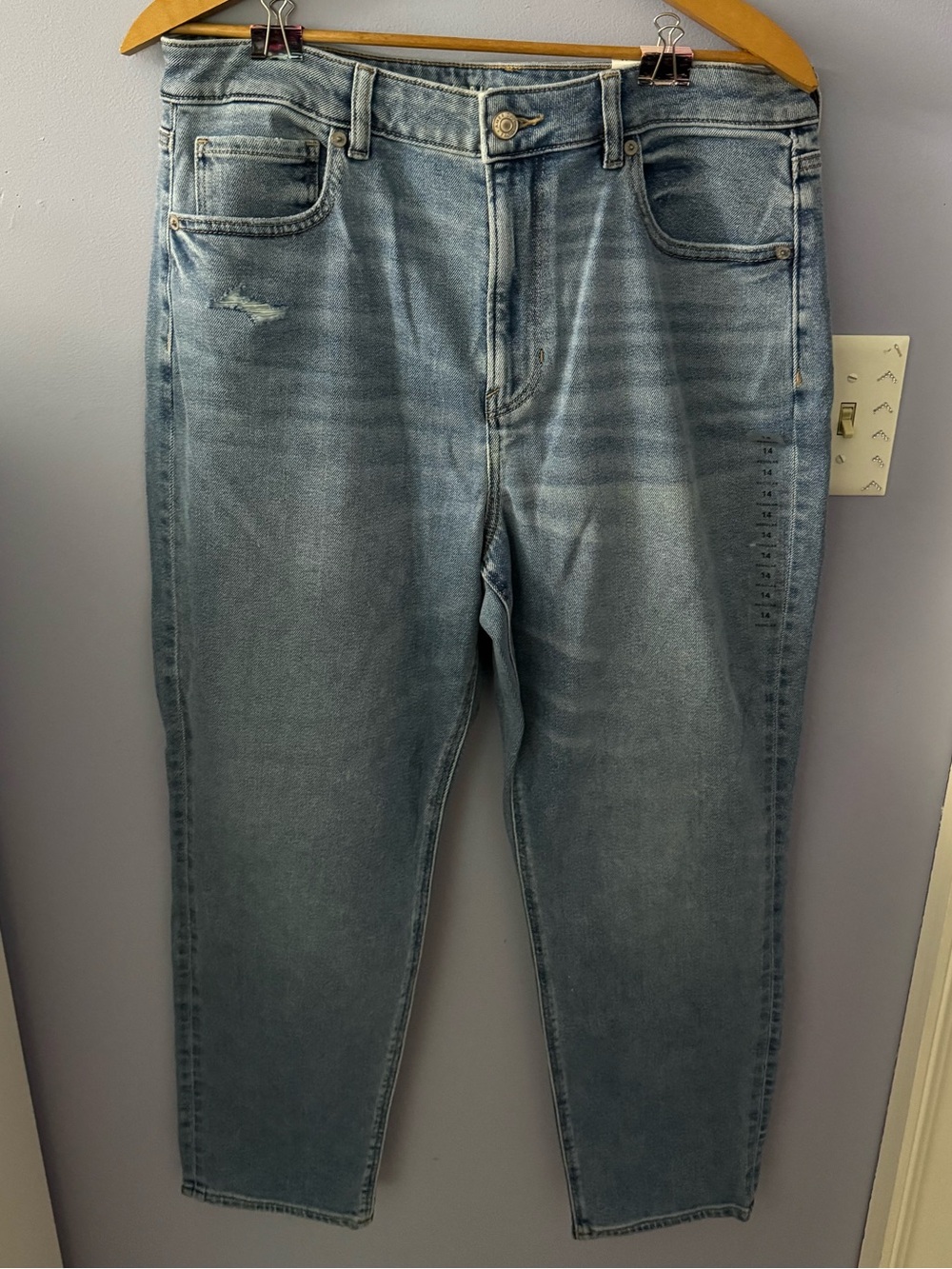 🦋NWT American Eagle mom jeans🦋